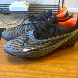 Nike phantom gt size 8.5
